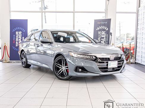 Used 2021 Honda Accord Touring image 3