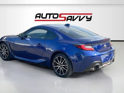 Used 2023 Toyota GR86 RWD image 5