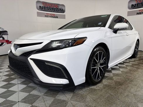 Used 2022 Toyota Camry SE w/ Audio Upgrade Package image 8