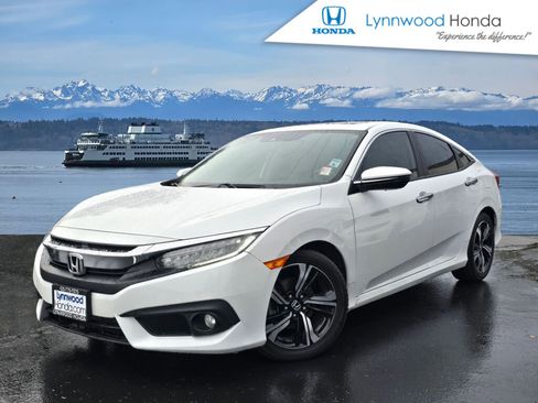 Used 2018 Honda Civic Touring image 1