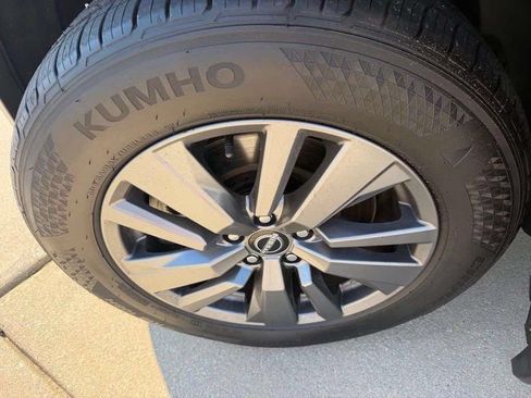 Used 2025 Nissan Pathfinder SV AWD/4WD image 26