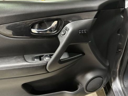 Used 2018 Nissan Rogue SL AWD/4WD image 21