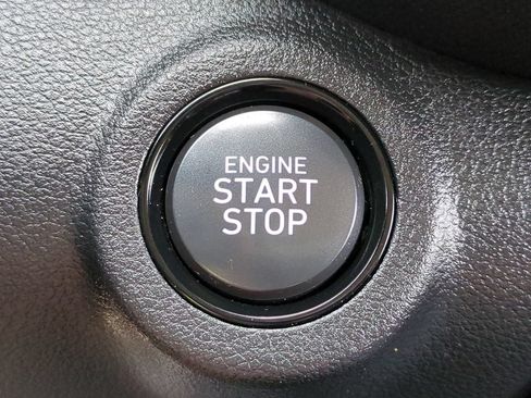 Used 2025 Hyundai Venue SEL FWD image 27