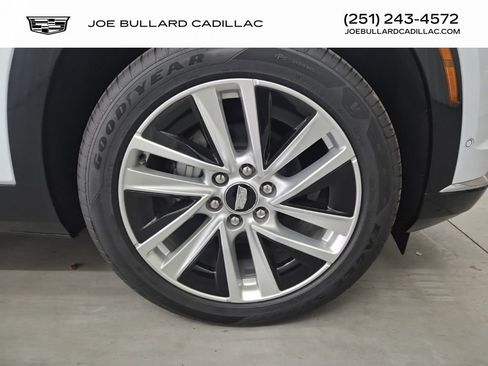 New 2026 Cadillac Vistiq Luxury w/ LPO, Floor Liner Package image 11