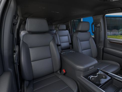 New 2026 Chevrolet Suburban LT w/ Comfort Package AWD/4WD image 24