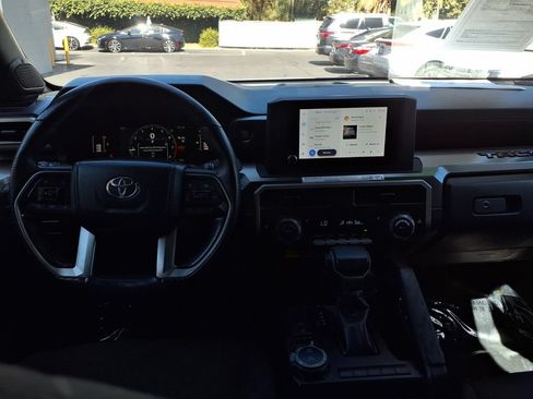 Certified 2024 Toyota Tacoma SR5 AWD/4WD image 20