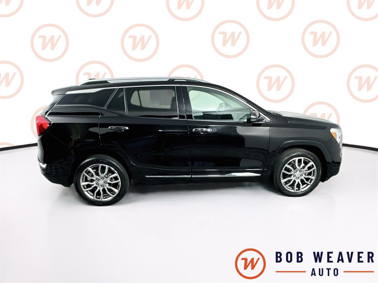 Used 2023 GMC Terrain Denali w/ Denali Premium Package AWD/4WD image 9