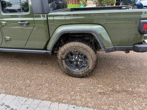 Used 2022 Jeep Gladiator Sport AWD/4WD image 1