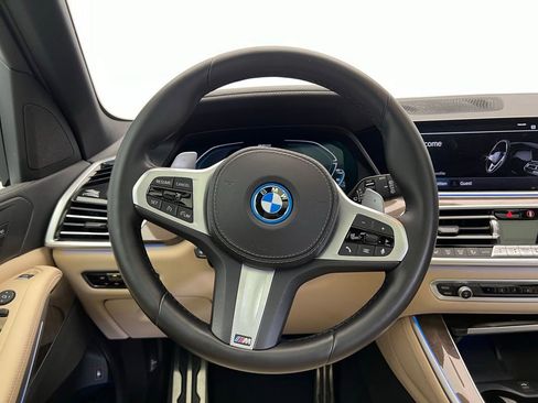 Used 2022 BMW X5 xDrive45e w/ M Sport Package AWD/4WD image 21
