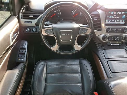 Used 2019 GMC Yukon XL Denali w/ Denali Ultimate Package image 16