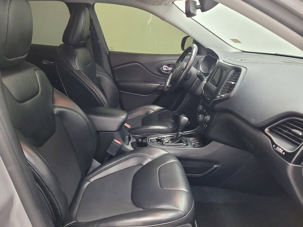 Used 2020 Jeep Cherokee Latitude Plus FWD image 21