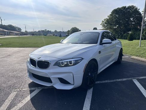Used 2018 BMW M2 RWD image 2