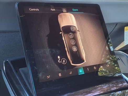 New 2025 Cadillac Escalade IQ Luxury 1 w/ Smart Trailering package image 10