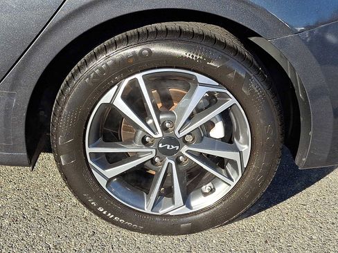 Used 2023 Kia Forte LXS image 6