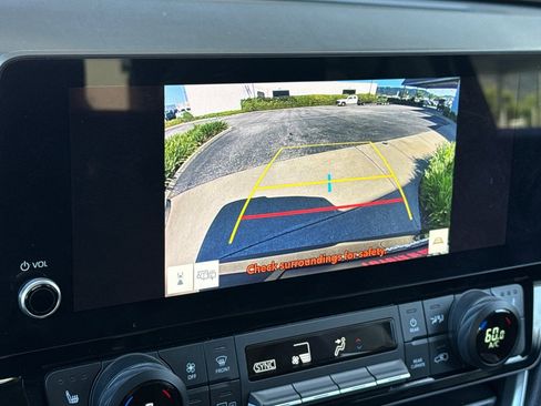 Used 2025 Toyota Grand Highlander AWD image 21