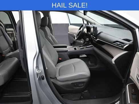 Certified 2024 Toyota Sienna XLE w/ XLE Plus Package image 34