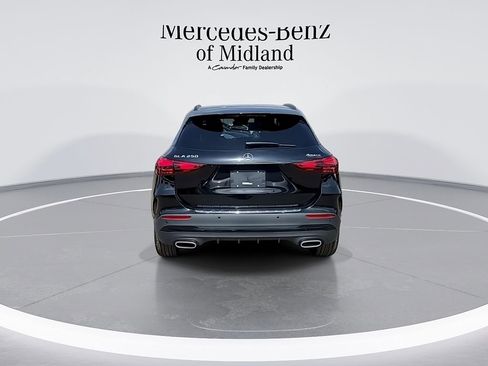 New 2025 Mercedes-Benz GLA 250 4MATIC image 7