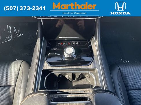 Used 2024 Jeep Wagoneer Series II w/ Flexible Seating Group AWD/4WD image 25