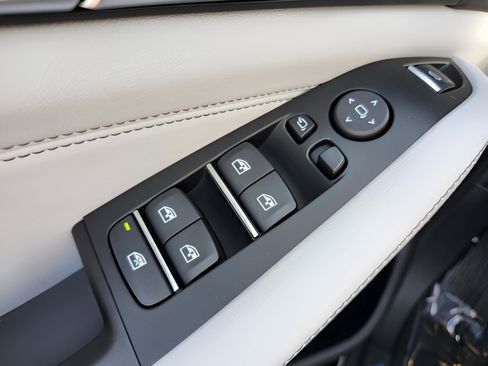 New 2026 BMW X5 xDrive50e w/ Executive Package image 11