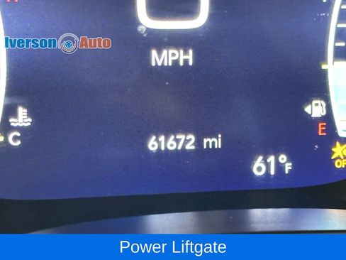 Used 2024 Chrysler Pacifica Touring-L FWD image 20