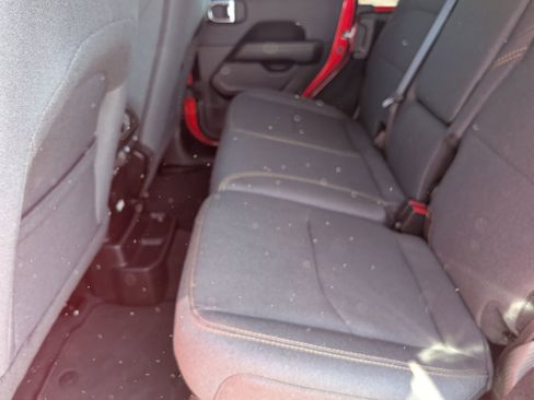 Used 2025 Jeep Wrangler Unlimited Sahara w/ Safety Group image 7