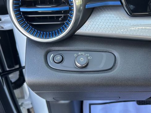 New 2025 Chevrolet Trax LT w/ LT Convenience Package image 29