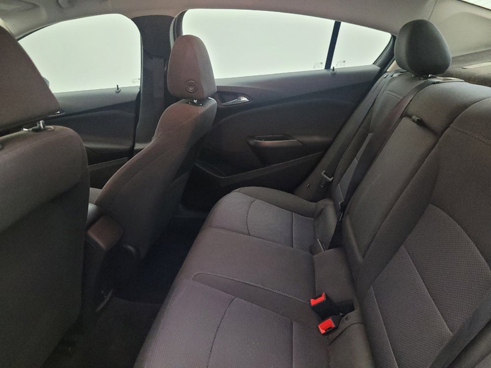 Used 2018 Chevrolet Cruze LT w/ Convenience Package FWD image 18