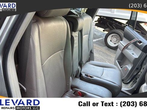 Used 2011 Toyota Highlander Limited w/ Tow Pkg AWD/4WD image 38