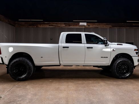 Used 2025 RAM 3500 Big Horn AWD/4WD image 11