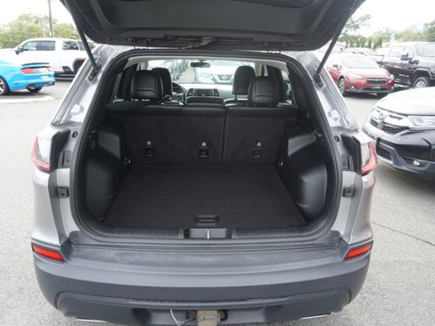 Used 2019 Jeep Cherokee Latitude Plus w/ Cold Weather Group image 9