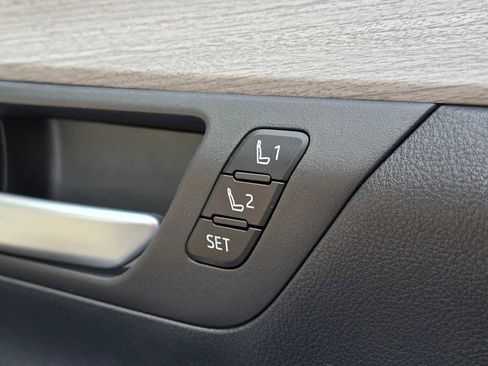 Used 2024 Toyota Grand Highlander AWD image 26