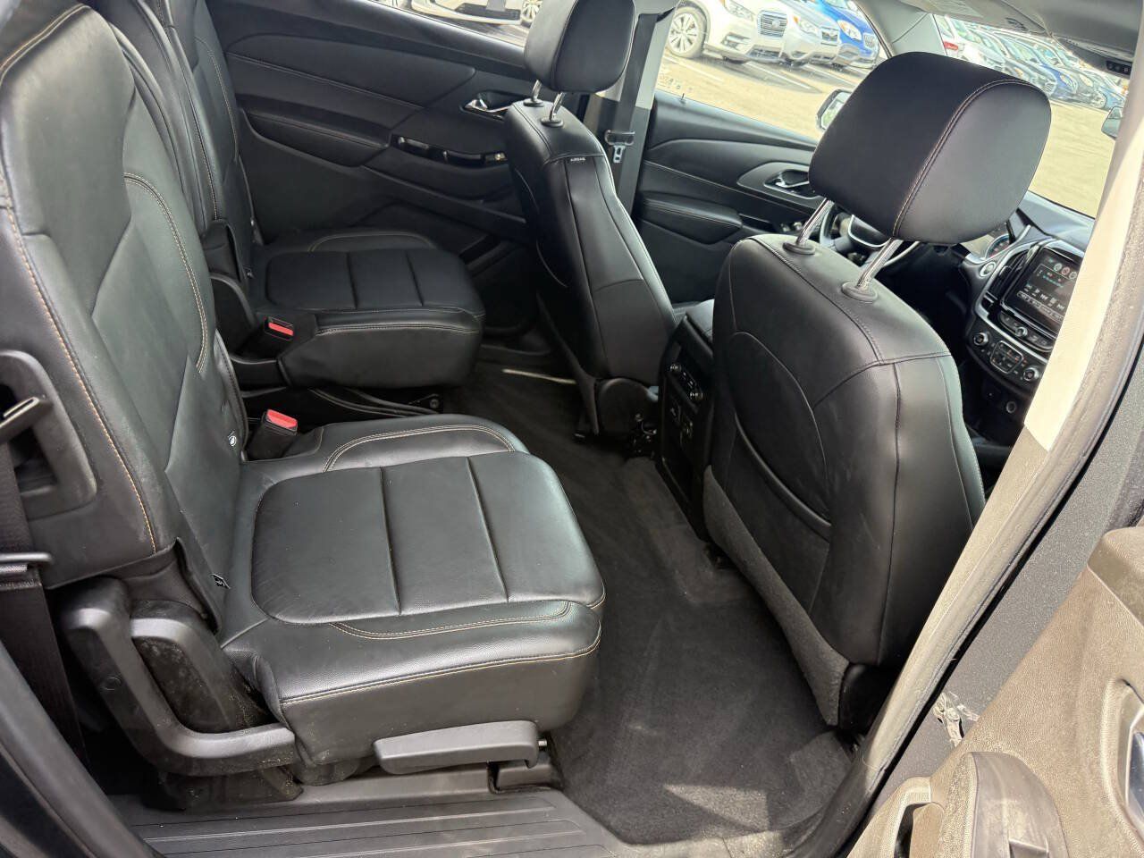 Used 2019 Chevrolet Traverse RS FWD image 15