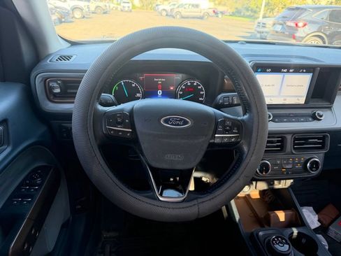 Used 2022 Ford Maverick Lariat FWD image 5