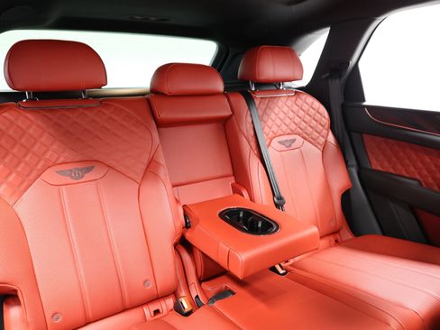 Used 2022 Bentley Bentayga AWD/4WD image 88