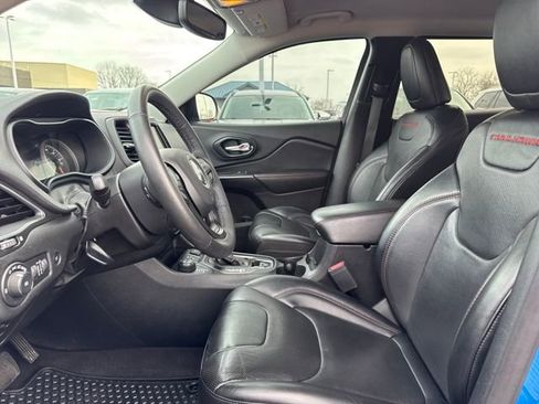 Used 2022 Jeep Cherokee Trailhawk w/ Sound & Nav Group image 11