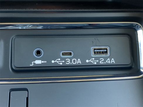 Used 2025 Subaru Ascent Premium image 22