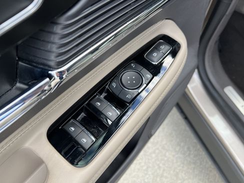 Used 2021 Lincoln Corsair FWD w/ Equipment Group 101A image 15