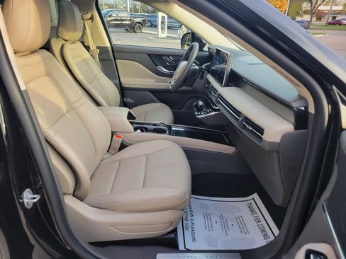 Certified 2024 Lincoln Corsair AWD w/ Equipment Group 101A image 25