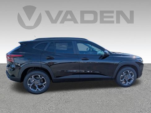 New 2026 Chevrolet Trax LT FWD image 24