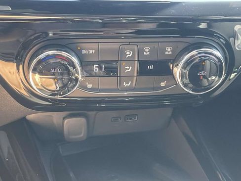 New 2026 Chevrolet Trax RS w/ Sunroof Package FWD image 15