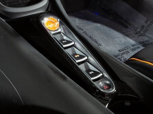 New 2025 McLaren Artura Spider image 19