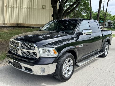 Used 2018 RAM 1500 Laramie RWD image 2