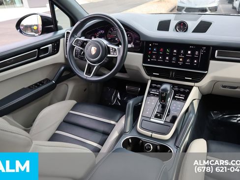 Used 2023 Porsche Cayenne S Platinum w/ Assistance Package image 28