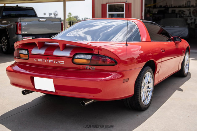 Used 2002 Chevrolet Camaro Z28 w/ SS Performance/Appearance Pkg RWD image 8