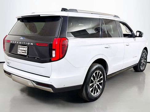Used 2025 Ford Expedition Platinum AWD/4WD image 4