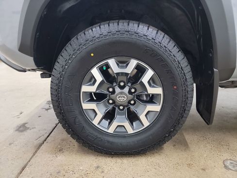 Used 2019 Toyota Tacoma TRD Off-Road image 15