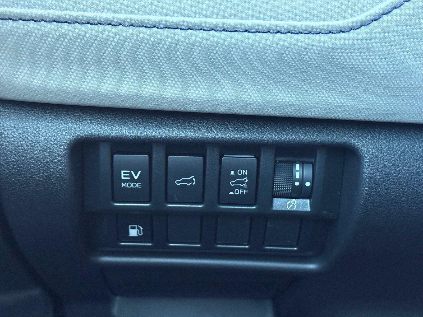 New 2026 Subaru Forester Premium AWD/4WD image 17