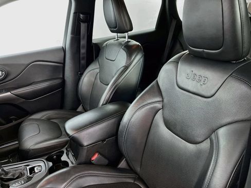 Used 2020 Jeep Cherokee Limited FWD image 27
