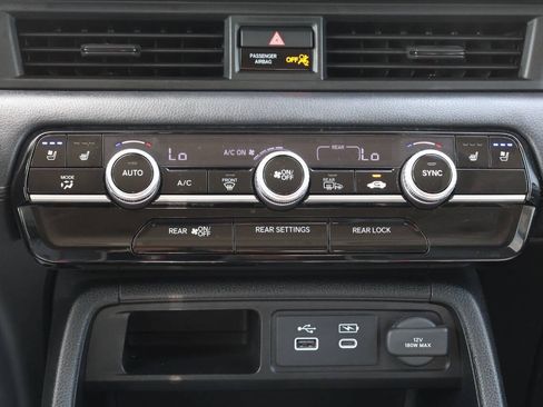 Used 2025 Honda Pilot Elite image 22