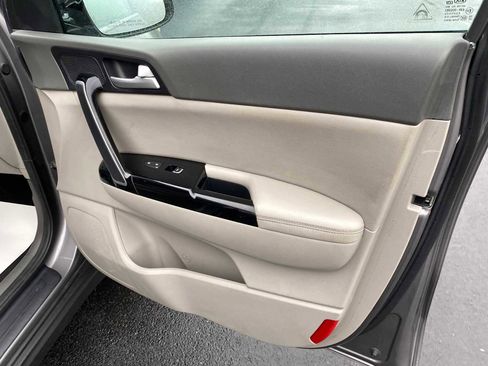 Used 2018 Kia Sportage EX w/ EX Sport Appearance Package image 34